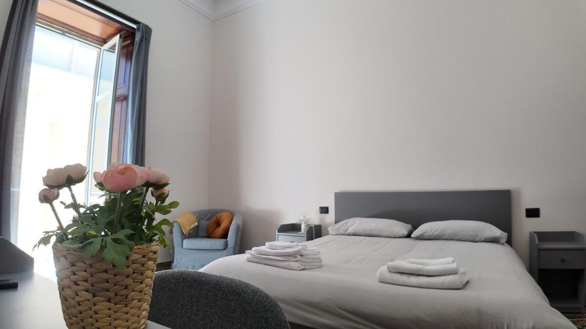 Casa Manu Nuovo Appartamento In Centro Storico Benevento Luaran gambar
