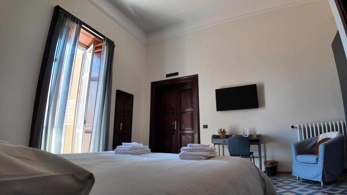 Casa Manu Nuovo Appartamento In Centro Storico Benevento Luaran gambar