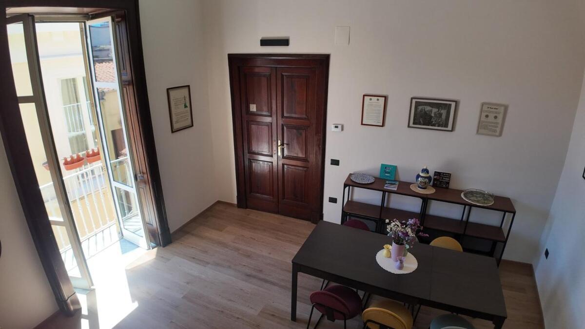 Casa Manu Nuovo Appartamento In Centro Storico Benevento Luaran gambar